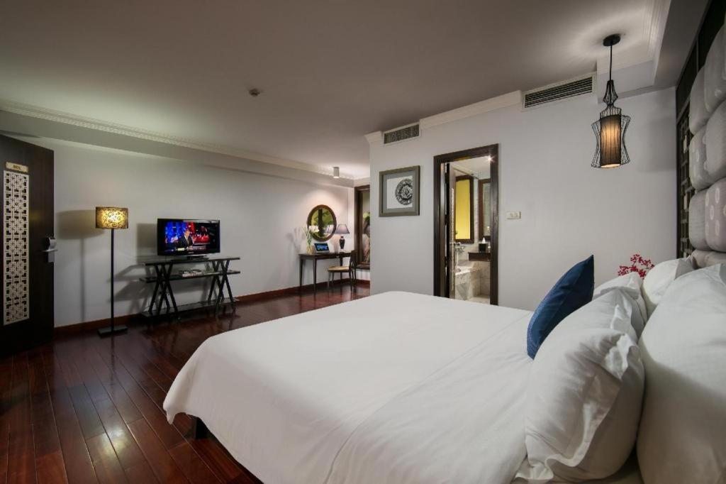 Hotel Church Boutique Hang Trong