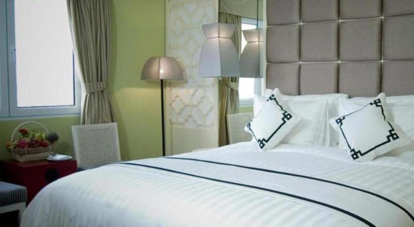 Church Boutique Hang Trong Hotel